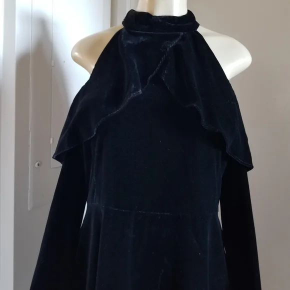 Zara black velvet  off shoulder holiday dress large - Picture 4 of 15